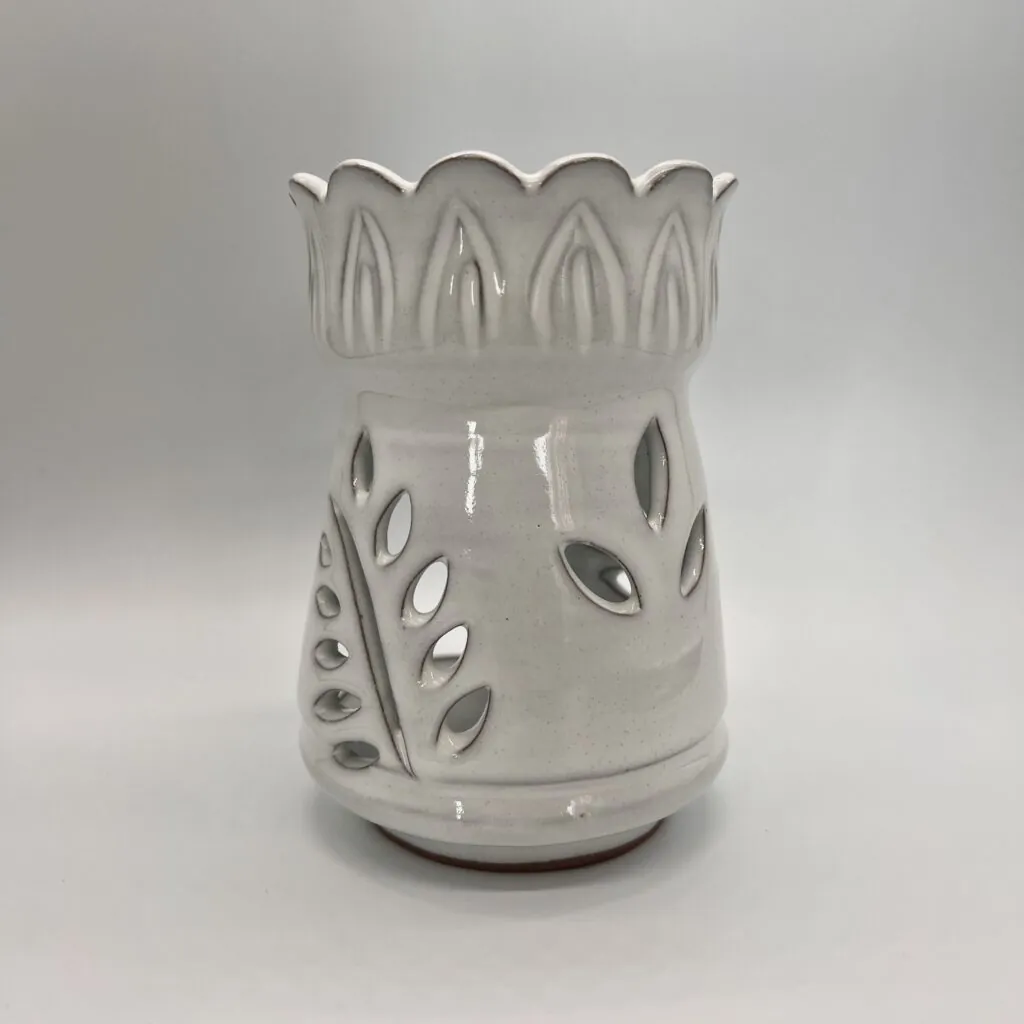 Lotus Aroma Pot: White Leaf Design
